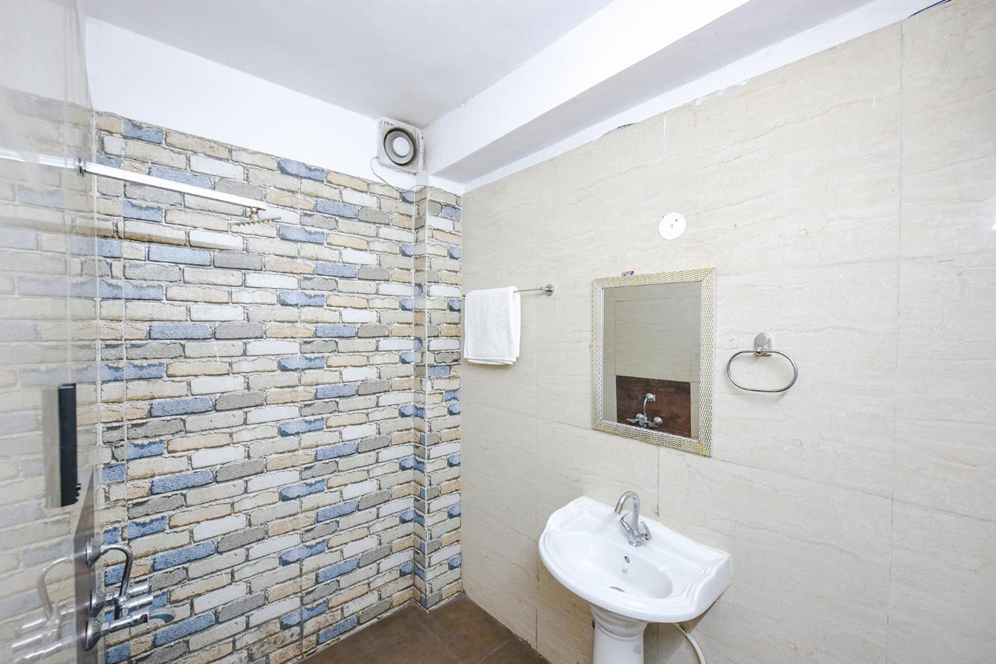 Fabhotel Kgf Dharampur  外观 照片